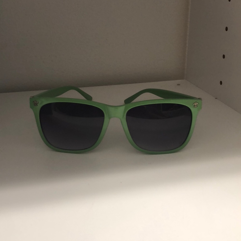Green Glasses with gold Florida Lee